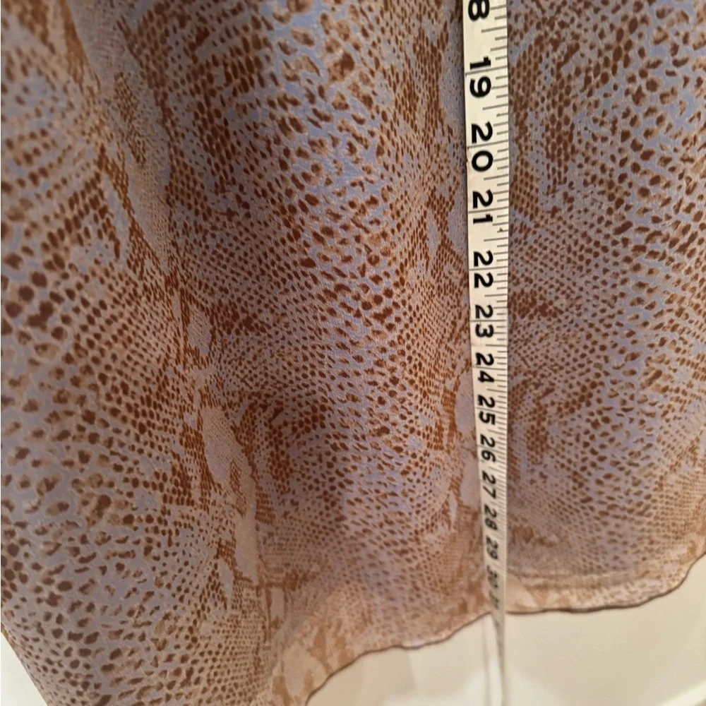 Tahari slip spaghetti strap 100% silk dress. Size 12.
NEWLY dry cleaned. - Picture 11 of 13